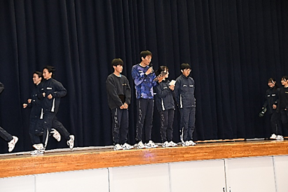新入生への部活動紹介と新入生歓迎会