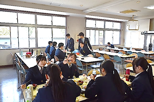 食堂リニューアル