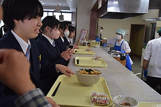 食堂リニューアル