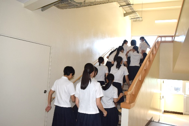 地震、津波を想定した避難訓練