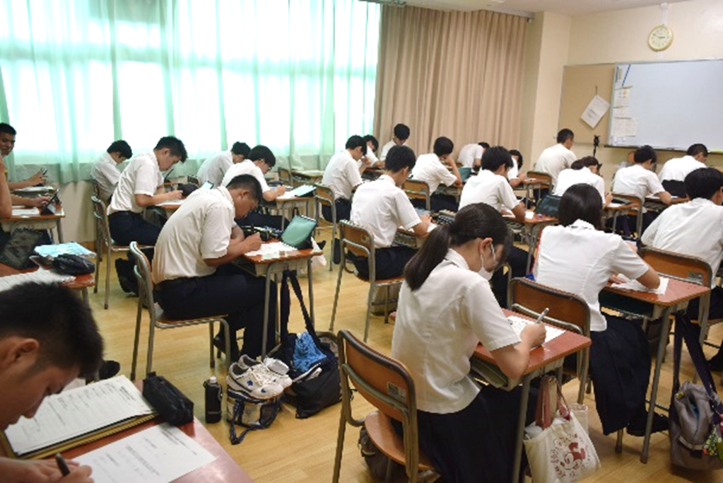 地震、津波を想定した避難訓練