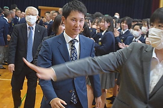 転退任式