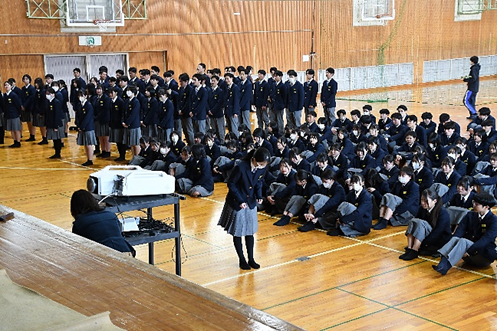 3学年、卒業式に向けた登校日