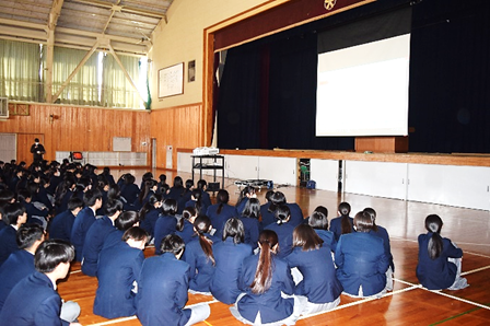 学年集会
