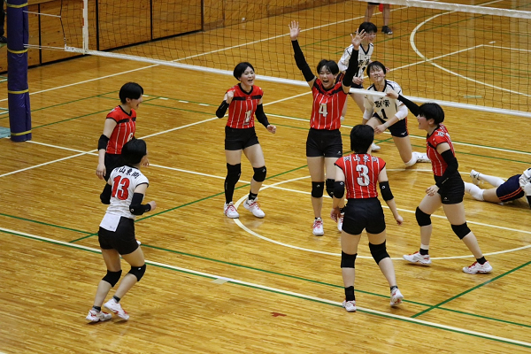 第79回岡山県高等学校春季バレーボール選手権大会で女子バレーボール部 準優勝！