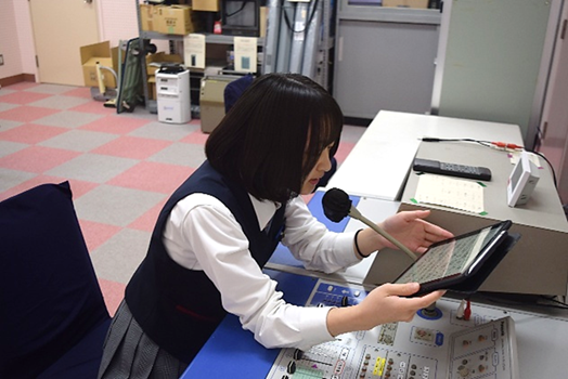 明日の生徒会役員選挙の校内放送!