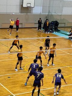 男子バレーボール部新人大会で準優勝!