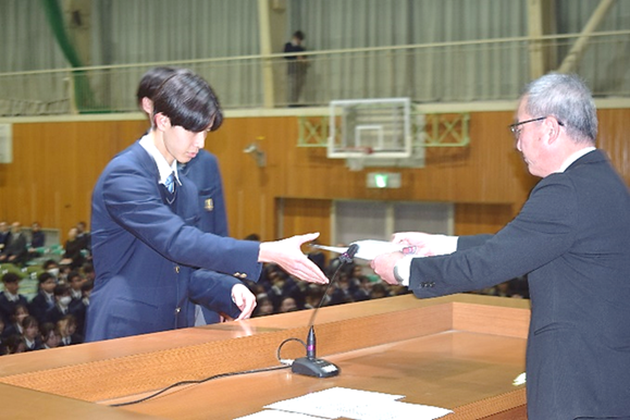 令和7年度賞状授与式