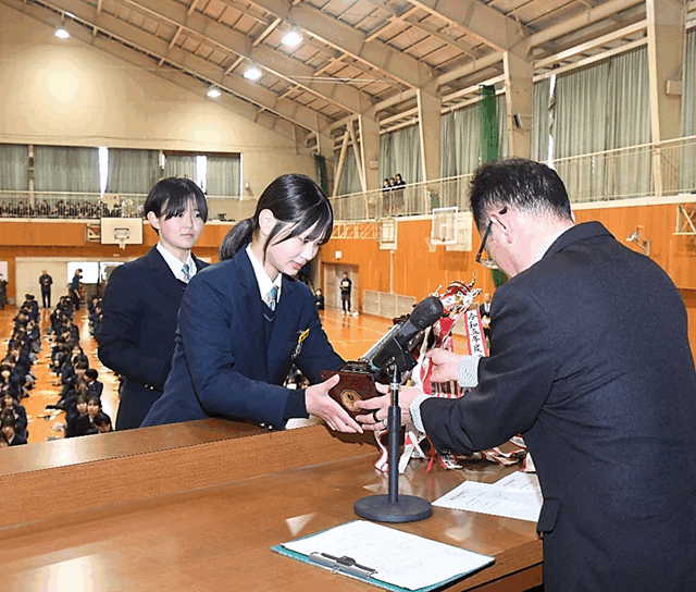 表彰伝達式(3学期の成果)