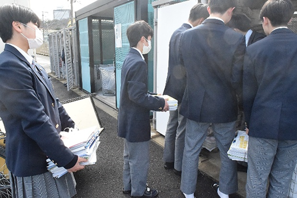 新年度に向けて全校生徒で大掃除